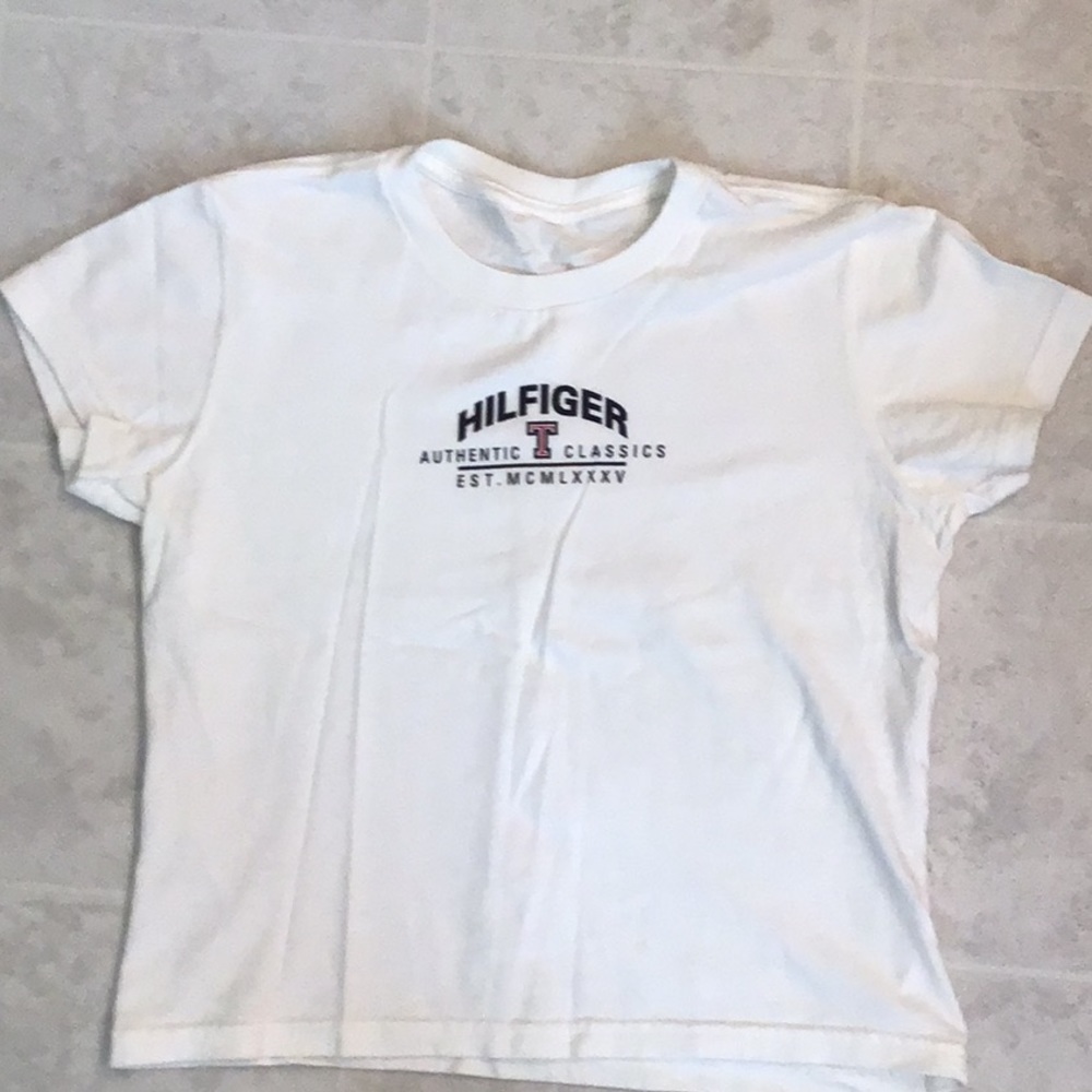 Women’s Tommy Hilfiger medium T-shirt.